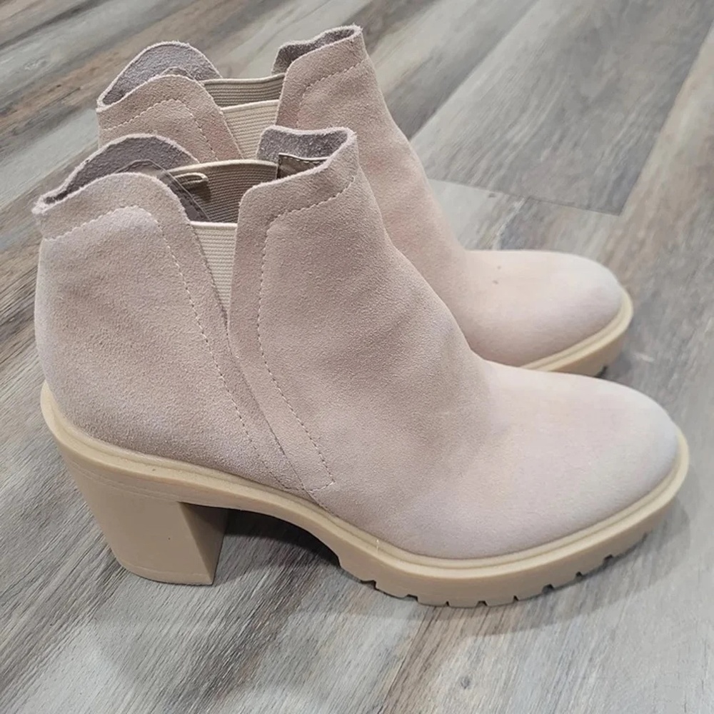 Dolce Vita Cashe H2O Waterproof Boots in Dune Suede Size 9